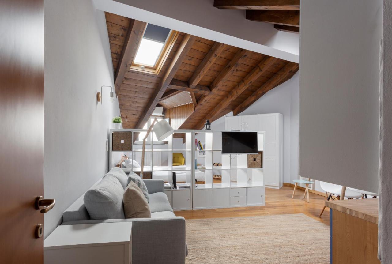 Chic Loft Living In Via Farini Milan